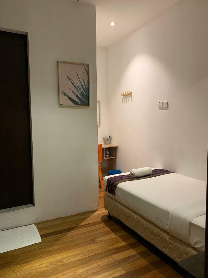 My Place Hotel & Lodge Кучинг Екстериор снимка