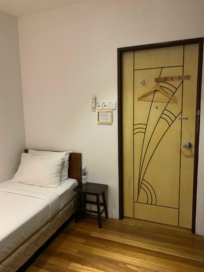 My Place Hotel & Lodge Кучинг Екстериор снимка
