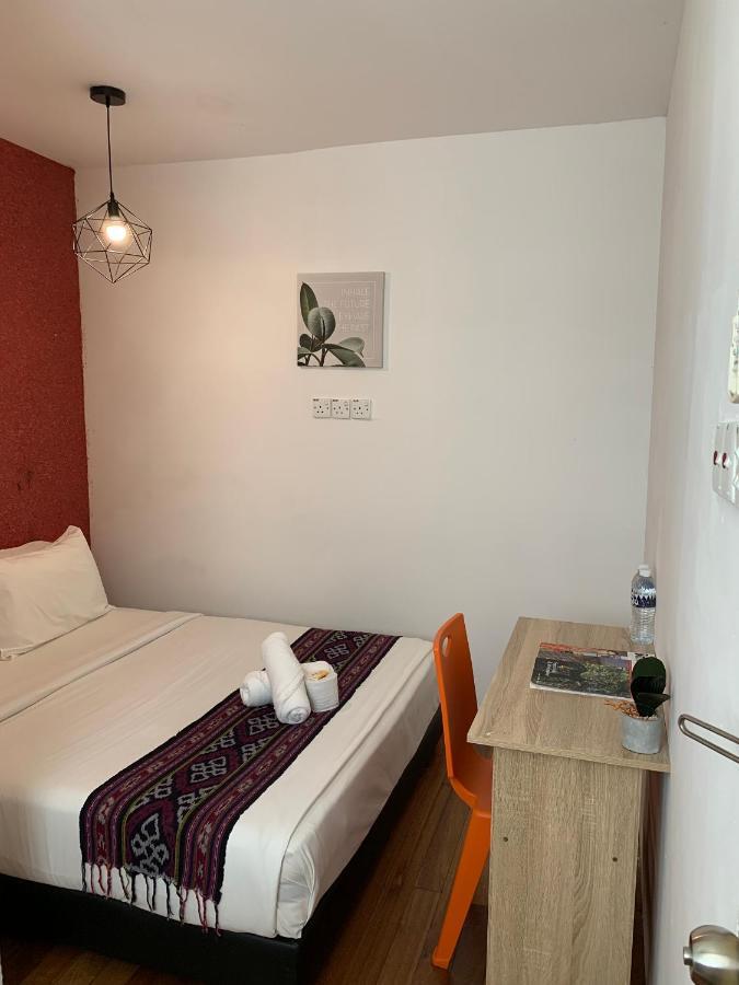 My Place Hotel & Lodge Кучинг Екстериор снимка